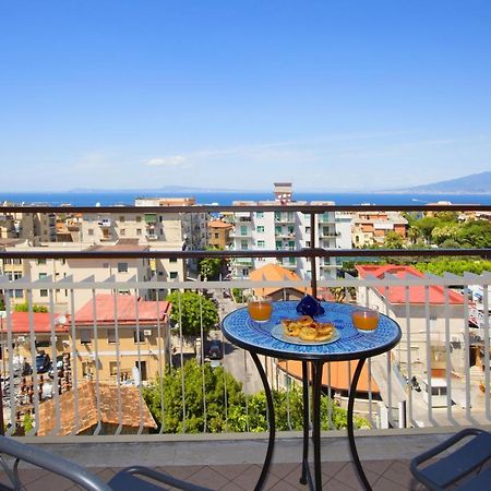 Amore Rentals - Appartamento Cielomare Sorrento Exterior photo