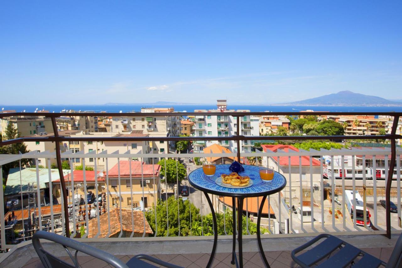Amore Rentals - Appartamento Cielomare Sorrento Exterior photo