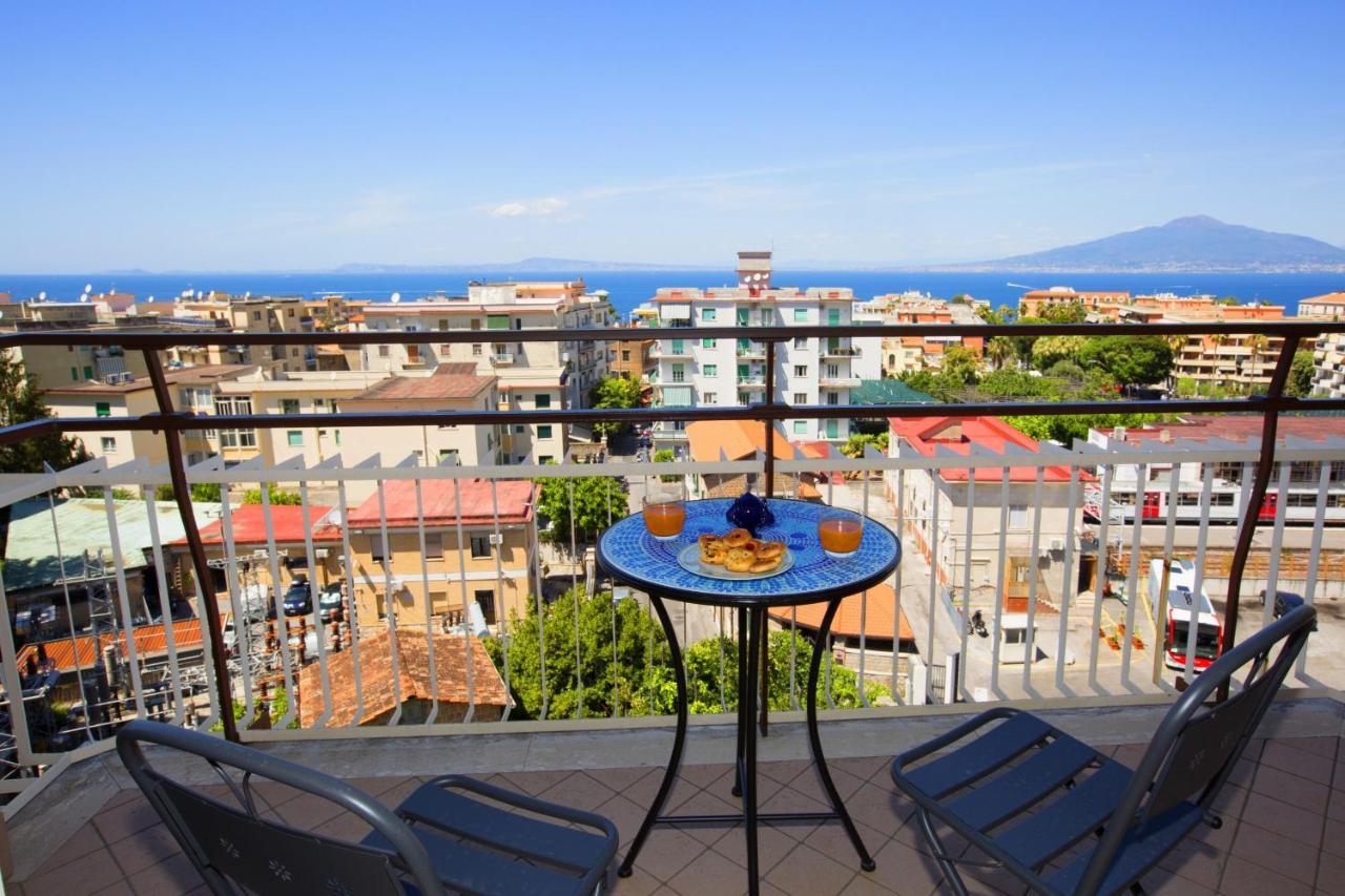 Amore Rentals - Appartamento Cielomare Sorrento Exterior photo